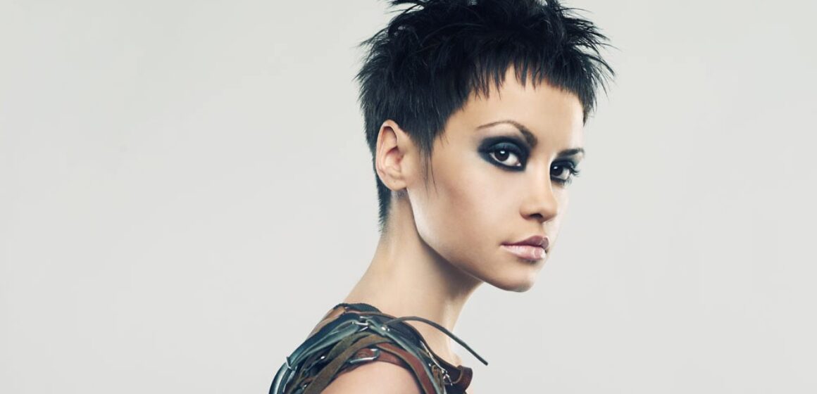 Famous Model’s Haircut: The Meaning Behind Her New Short Style Famous Model’s Haircut: The Meaning Behind Her New Short Style
